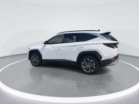 Certified 2025 Hyundai Tucson Limited AWD/4WD image 6