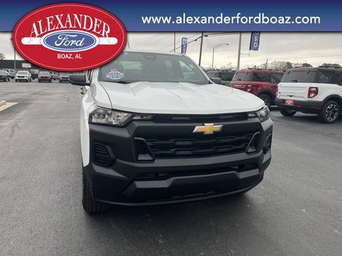 Used 2023 Chevrolet Colorado W/T image 5