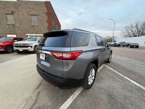 Used 2021 Chevrolet Traverse LT image 6