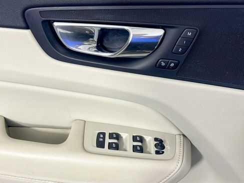 Used 2018 Volvo XC60 T5 Inscription w/ Luxury Seat Package image 23
