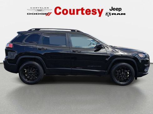Certified 2023 Jeep Cherokee Altitude Lux AWD/4WD image 3