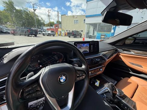 Used 2022 BMW 530i xDrive w/ Premium Package AWD/4WD image 21