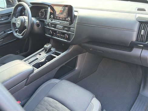 Used 2025 Nissan Pathfinder S FWD image 30