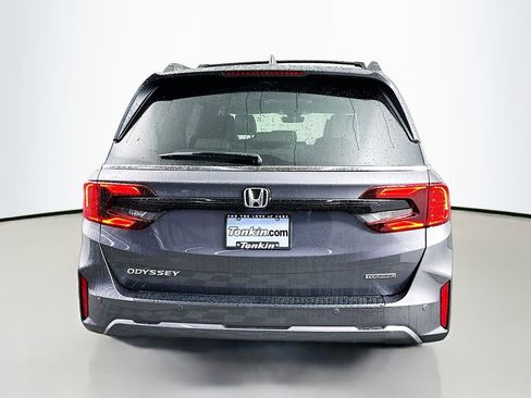 New 2026 Honda Odyssey Touring image 6