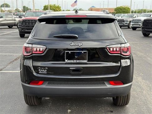 New 2025 Jeep Compass Latitude w/ Sun & Sound Group image 4