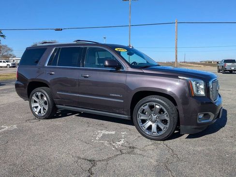 Used 2015 GMC Yukon Denali w/ Premium Package image 3