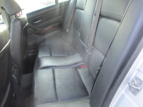 Used 2010 BMW 328i xDrive Sedan image 6