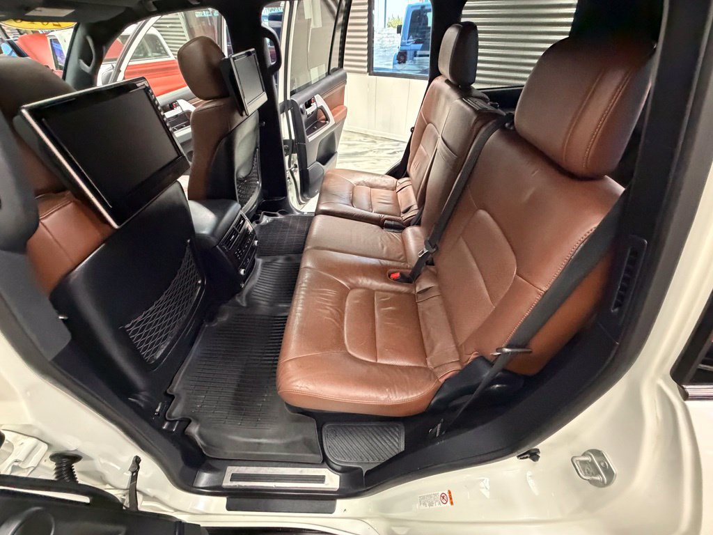 Used 2016 Toyota Land Cruiser AWD/4WD image 64