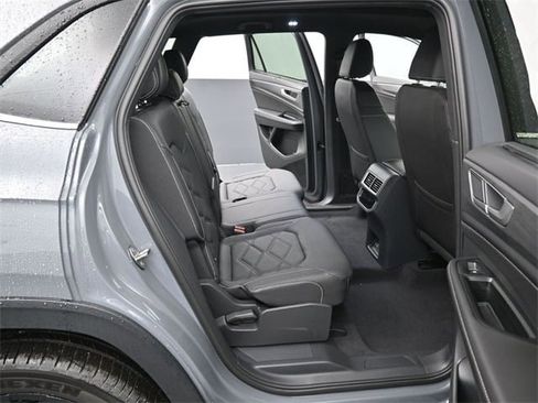 New 2026 Volkswagen Atlas Cross Sport SE image 13