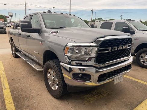 Used 2024 RAM 2500 Big Horn AWD/4WD image 2