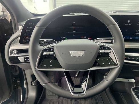 Used 2024 Cadillac Lyriq Luxury image 11