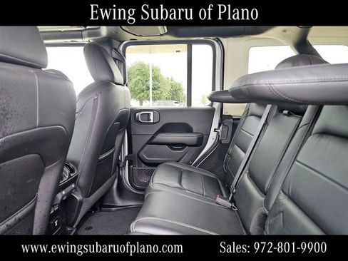 Used 2018 Jeep Wrangler Unlimited Sahara AWD/4WD image 8