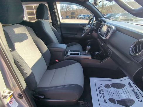 Used 2020 Toyota Tacoma TRD Sport image 26