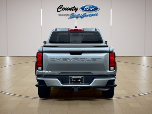 Used 2024 Chevrolet Colorado LT w/ LT Convenience Package II AWD/4WD image 11