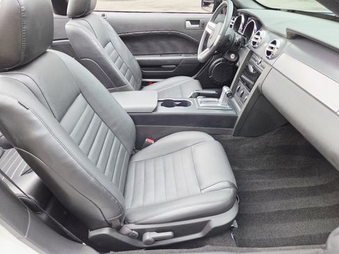 Used 2006 Ford Mustang GT image 22
