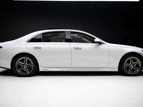 Used 2024 Mercedes-Benz S 580e 4MATIC Sedan w/ AMG Line image 36