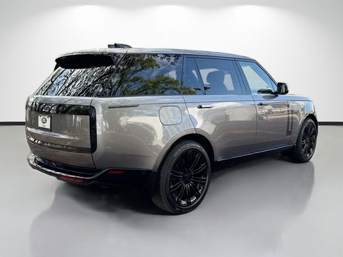 New 2026 Land Rover Range Rover Long Wheelbase SE AWD/4WD image 5