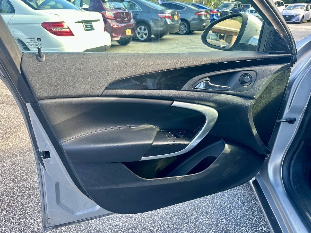 Used 2013 Buick Regal Premium FWD image 11