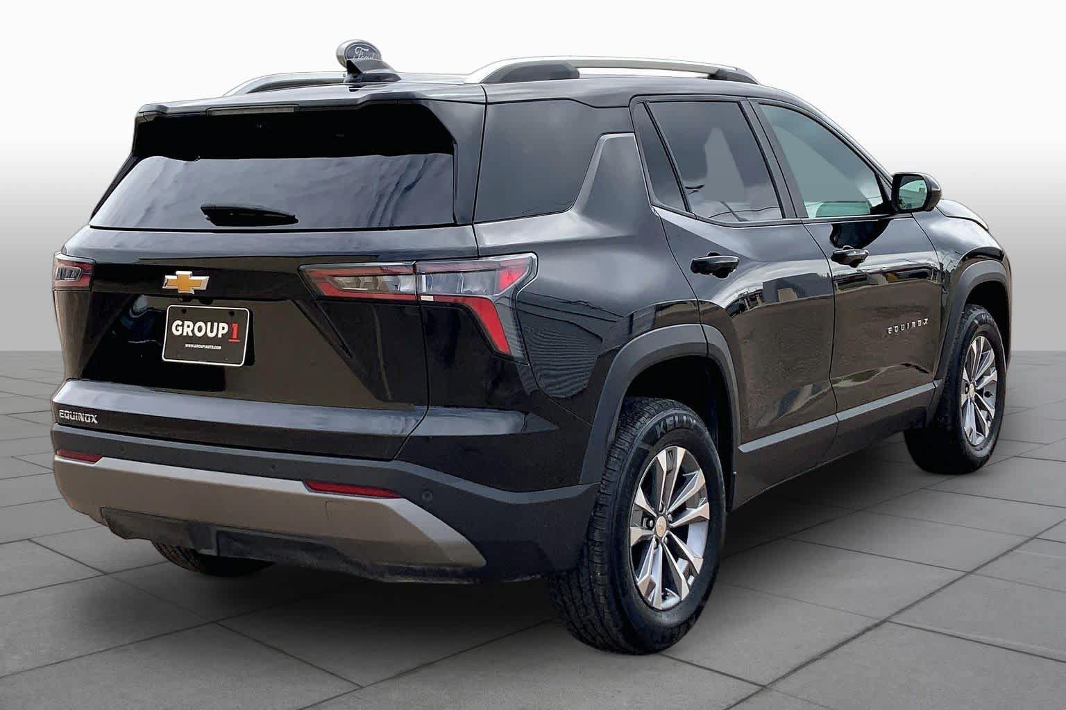 Used 2025 Chevrolet Equinox LT w/ Convenience Package II FWD image 12
