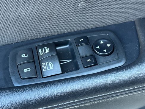 Used 2016 Dodge Challenger SXT image 17