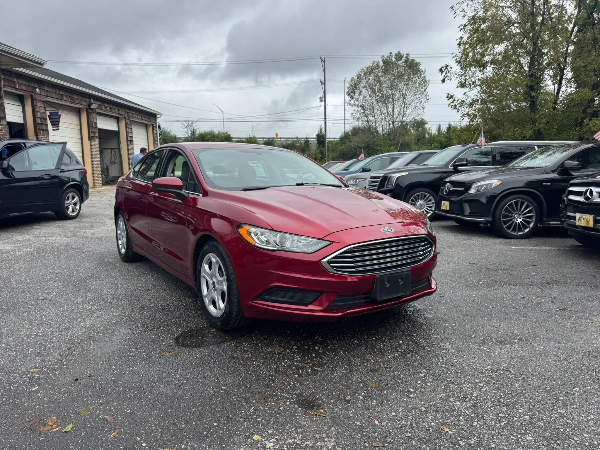 Used 2018 Ford Fusion SE FWD image 3