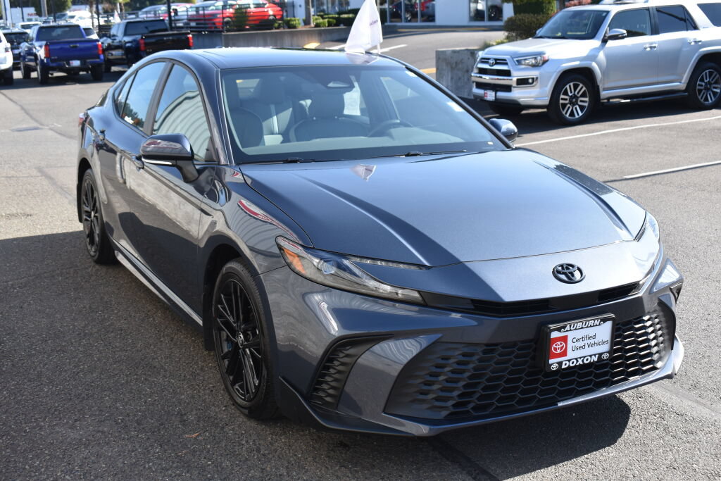 Used 2026 Toyota Camry SE w/ Convenience Package AWD/4WD image 3