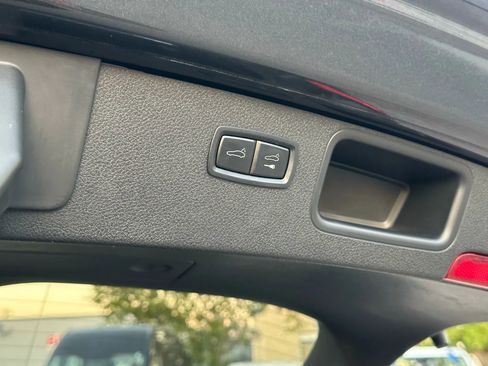 Used 2017 Porsche Macan S image 20