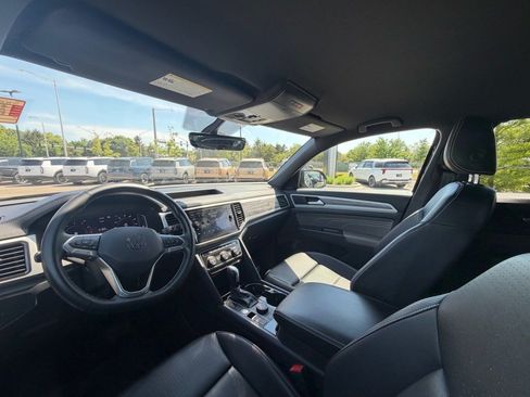 Used 2022 Volkswagen Atlas Cross Sport SE AWD/4WD image 8
