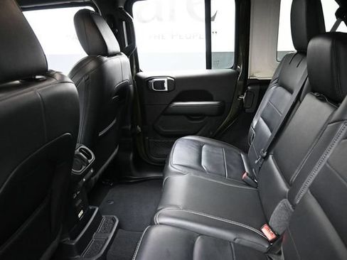 Used 2021 Jeep Wrangler Unlimited Sahara w/ Uconnect 4C Nav & Sound Group AWD/4WD image 23