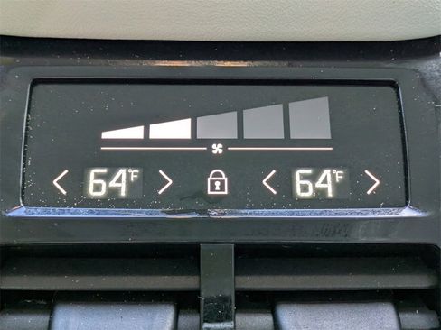 Certified 2023 Volvo XC60 B5 Ultimate w/ Protection Package Premier image 17