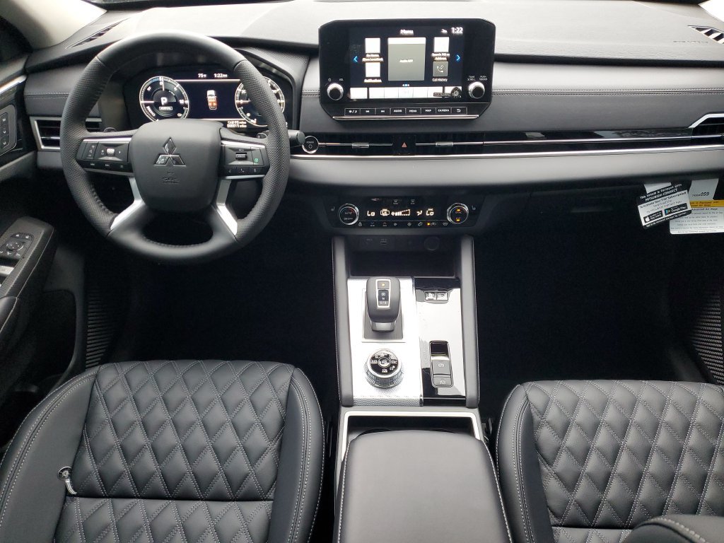 Used 2025 Mitsubishi Outlander SEL AWD/4WD image 8