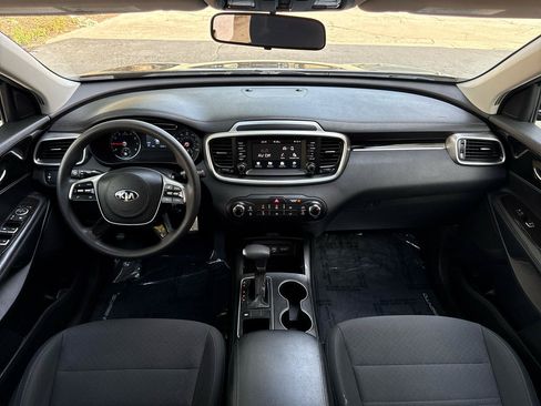 Used 2019 Kia Sorento L FWD image 25