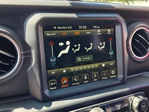 Used 2023 Jeep Wrangler Unlimited Sahara w/ Cold Weather Group AWD/4WD image 22