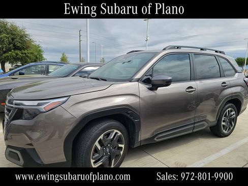 Used 2025 Subaru Forester Limited image 2