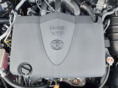 Used 2018 Toyota Camry XSE w/ Driver Assist Package image 24