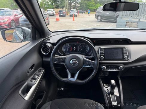 Used 2020 Nissan Kicks SV FWD image 14