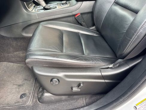 Used 2022 Jeep Grand Cherokee Limited image 13