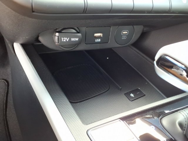 New 2026 Hyundai Elantra Limited FWD image 13
