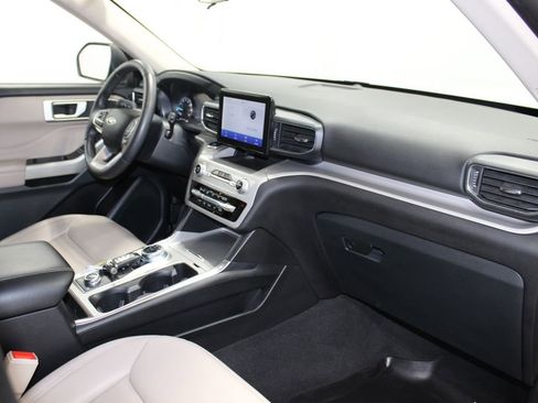 Used 2023 Ford Explorer XLT w/ Equipment Group 202A image 23