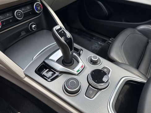 Used 2021 Alfa Romeo Stelvio Ti Sport AWD/4WD image 28