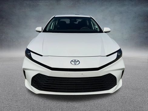 Used 2025 Toyota Camry LE FWD image 13