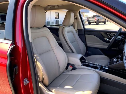 Used 2022 Lincoln Corsair AWD w/ Equipment Group 101A image 9