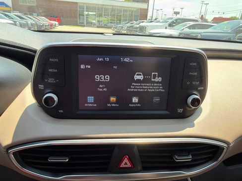Used 2020 Hyundai Santa Fe SE AWD/4WD image 16