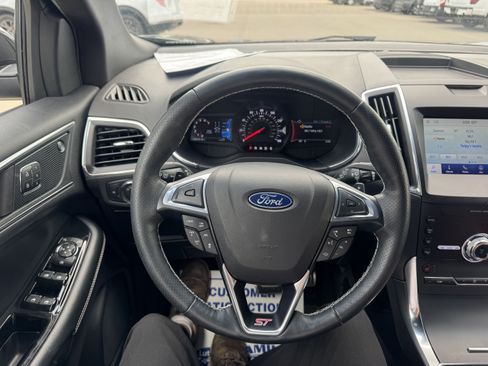 Used 2020 Ford Edge ST w/ Cold Weather Package AWD/4WD image 9