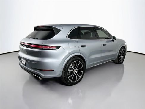 Certified 2026 Porsche Cayenne Coupe AWD/4WD image 7