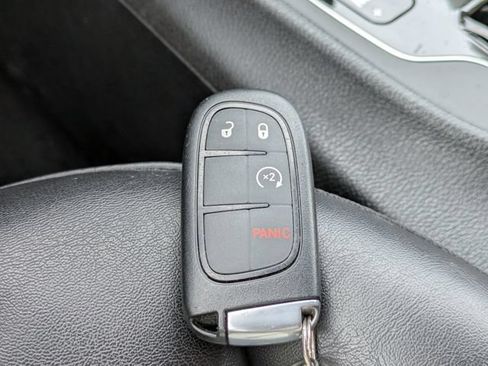 Certified 2021 Jeep Cherokee Latitude Plus FWD image 28
