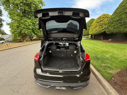 Used 2017 Ford Focus ST FWD image 7