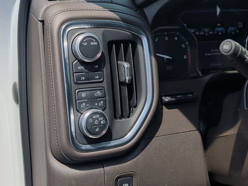 Used 2020 GMC Sierra 1500 Denali w/ Denali Premium Package AWD/4WD image 17