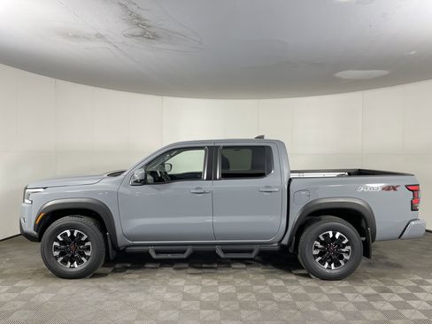 Used 2023 Nissan Frontier PRO-4X w/ Pro Convenience Package image 3