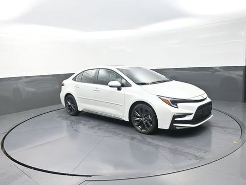 Used 2026 Toyota Corolla XSE FWD image 22